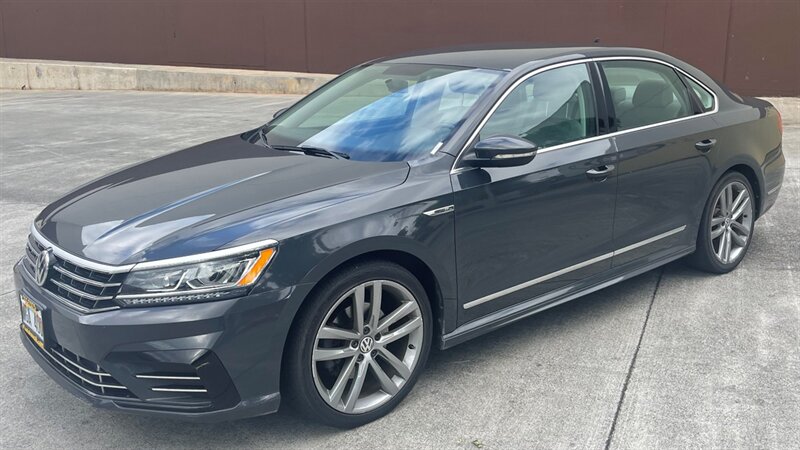 2017 Volkswagen Passat 1.8T R-Line  THE BOSS!