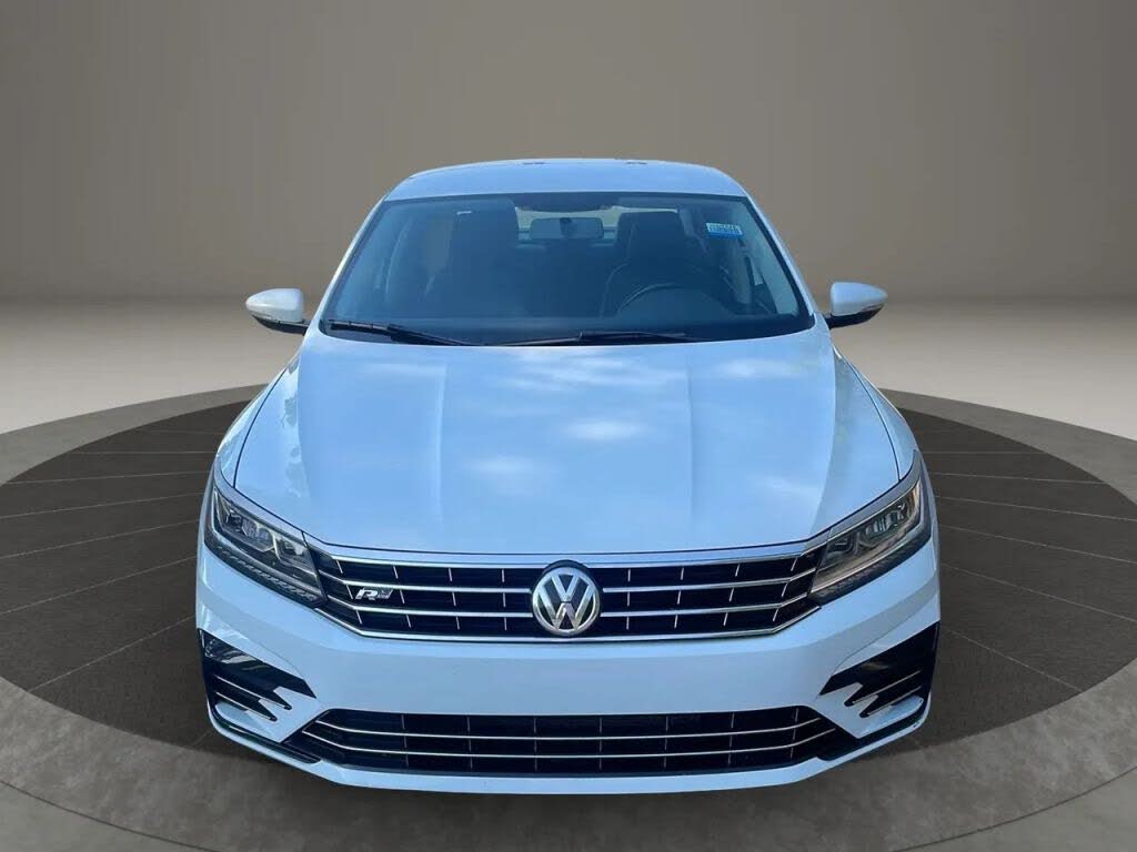2017 Volkswagen Passat R-Line