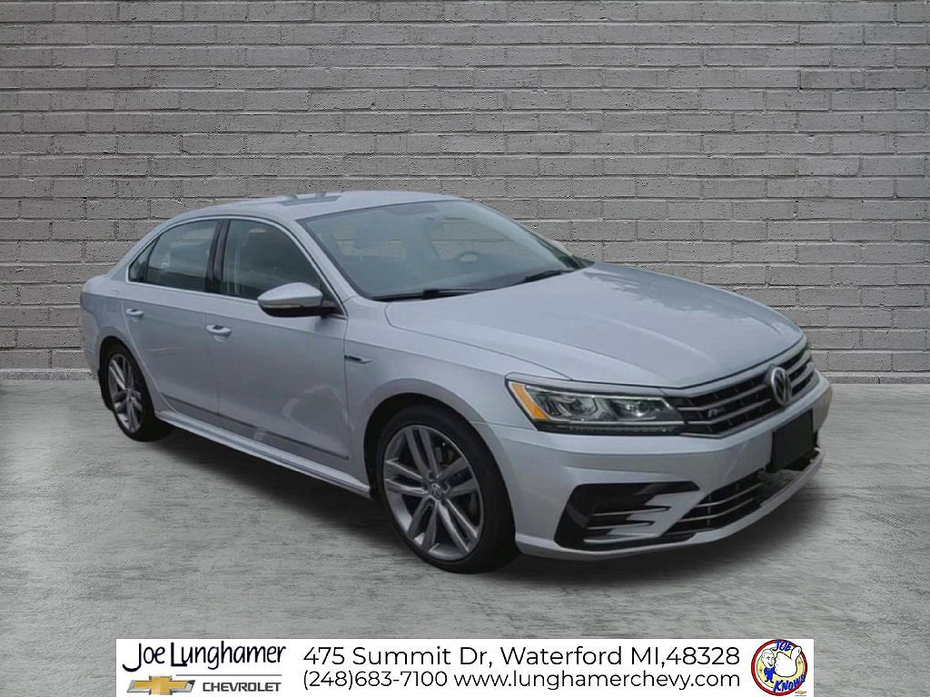 2017 Volkswagen Passat 1.8T R-Line
