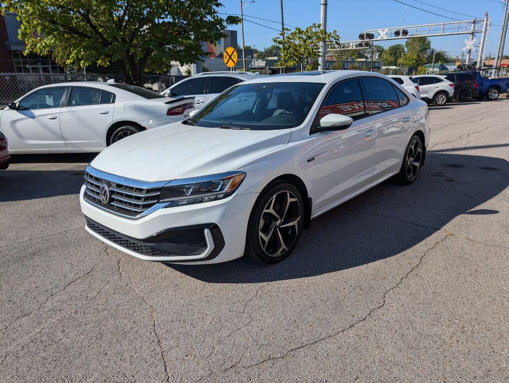 2022 Volkswagen Passat R-Line