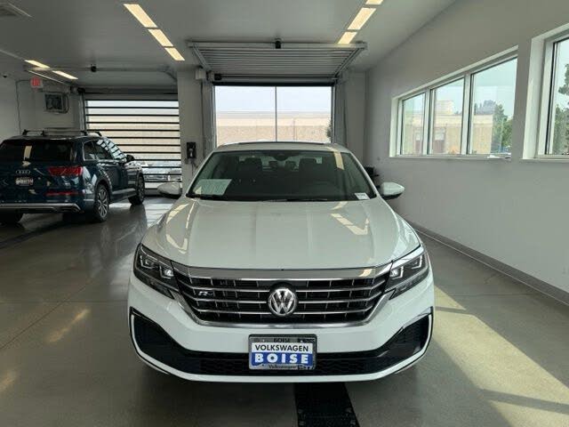 2020 Volkswagen Passat R-Line