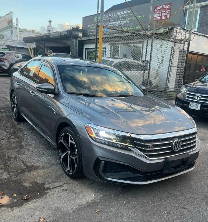 2021 Volkswagen Passat R-Line