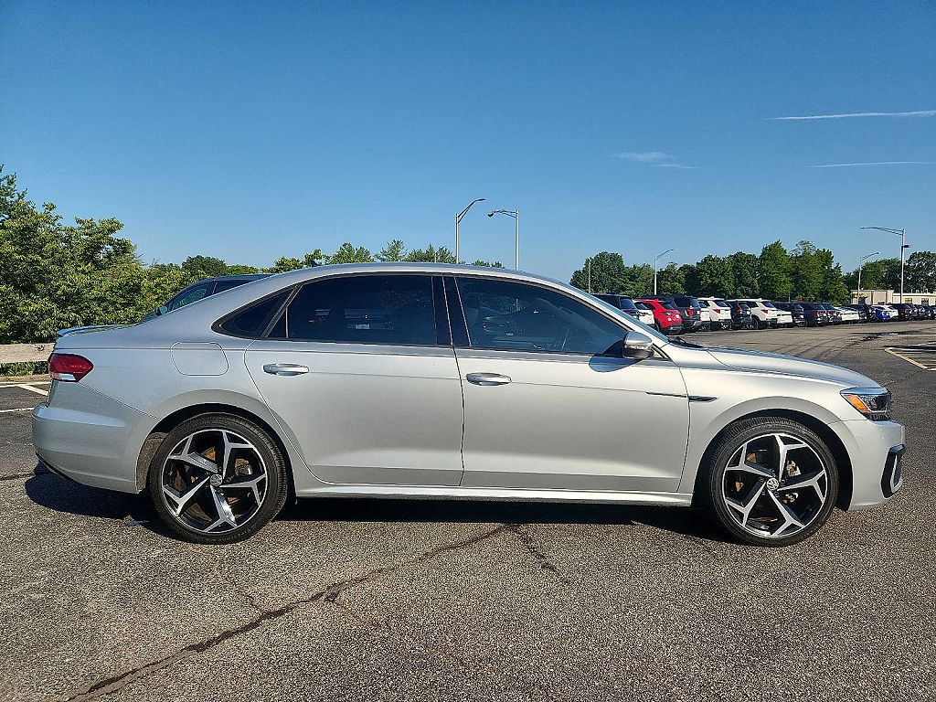 2021 Volkswagen Passat R-Line