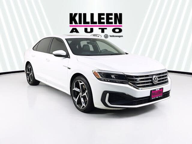 2022 Volkswagen Passat R-Line