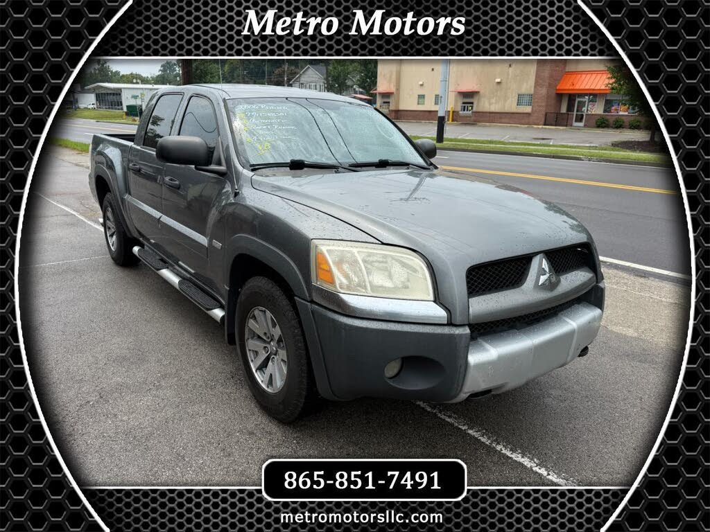 2006 Mitsubishi Raider Duro Cross V8