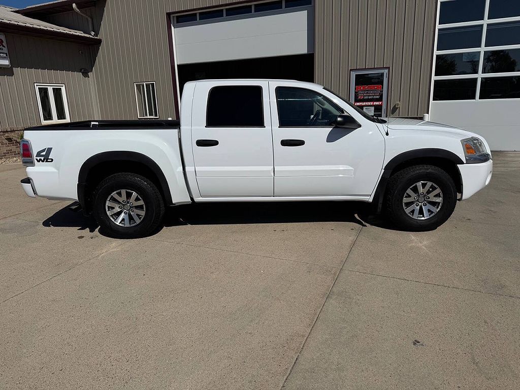 2008 Mitsubishi Raider LS