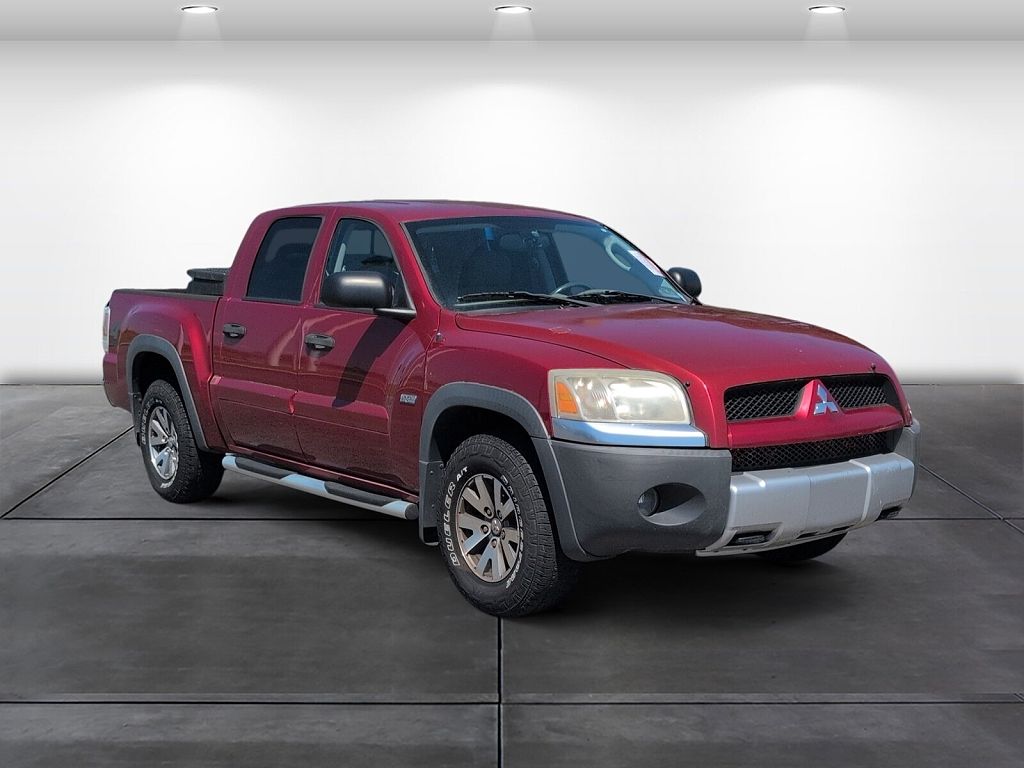 2006 Mitsubishi Raider Duro Cross V8