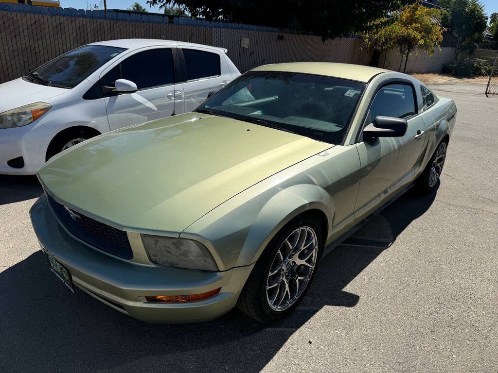 2006 Ford Mustang Standard