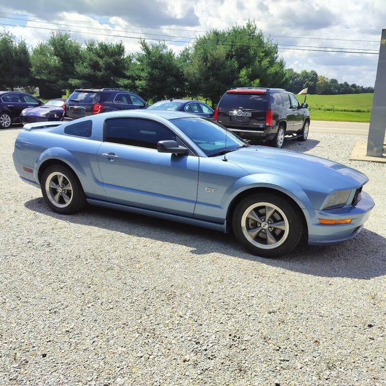 2005 Ford Mustang GT Premium