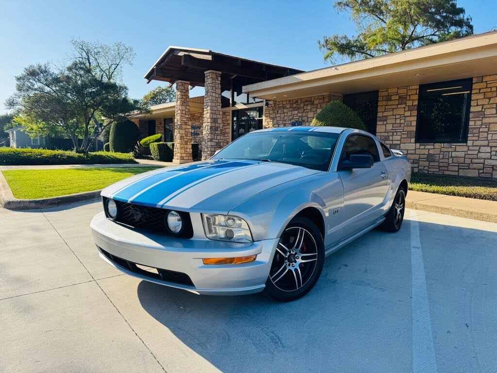 2005 Ford Mustang GT Premium