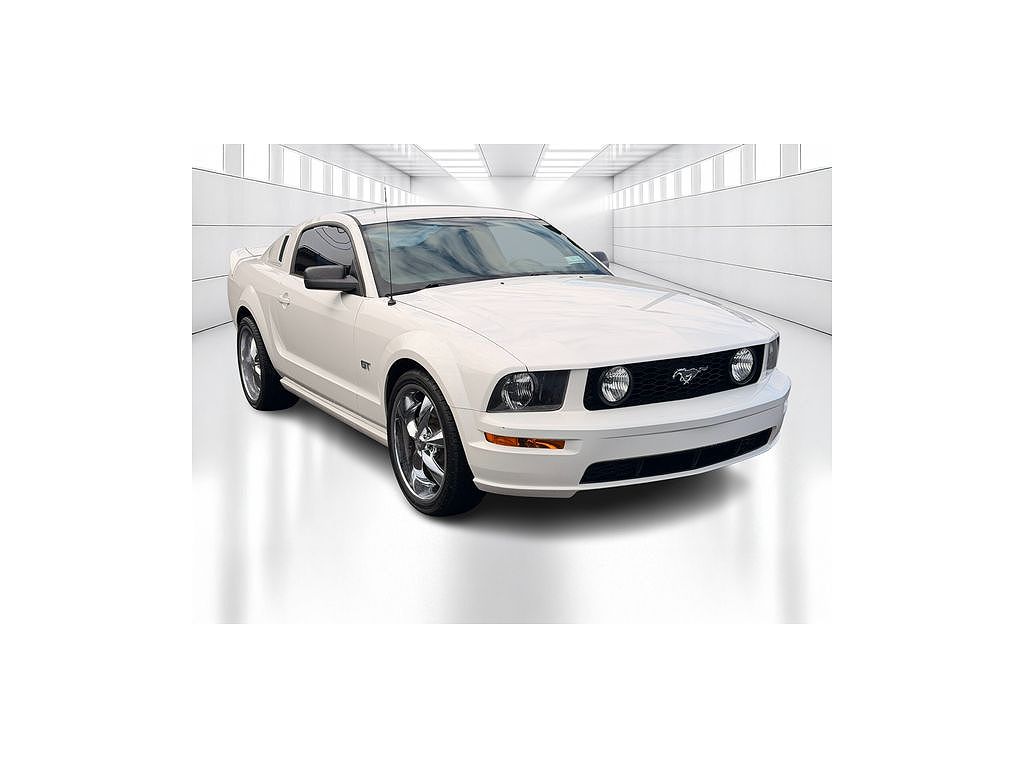2005 Ford Mustang GT Premium