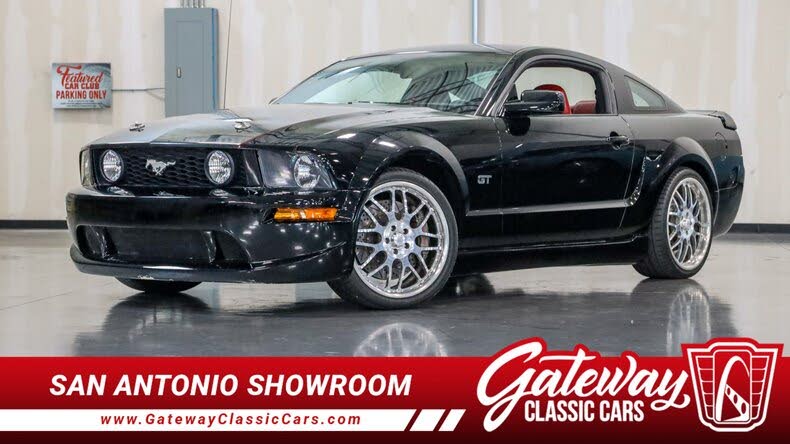 2005 Ford Mustang GT Premium