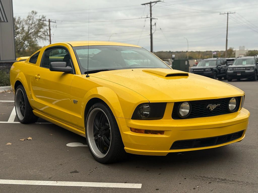 2005 Ford Mustang GT Premium