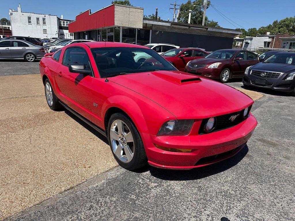 2005 Ford Mustang GT Premium