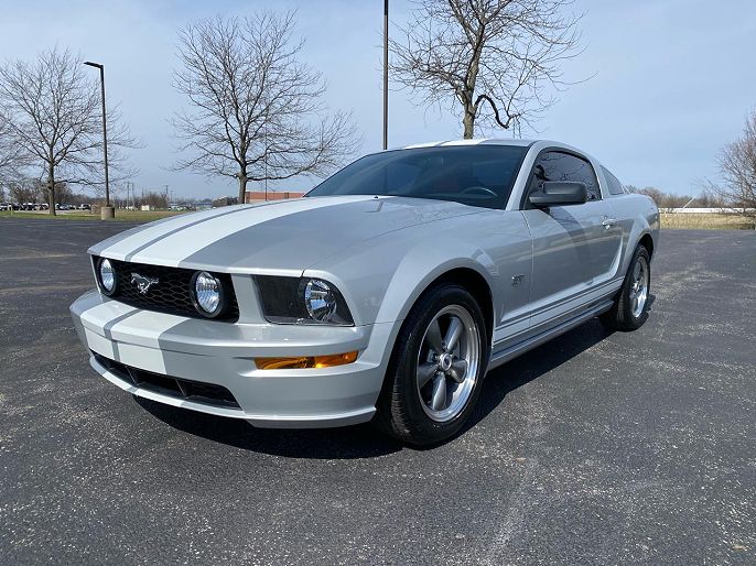 2005 Ford Mustang GT Premium