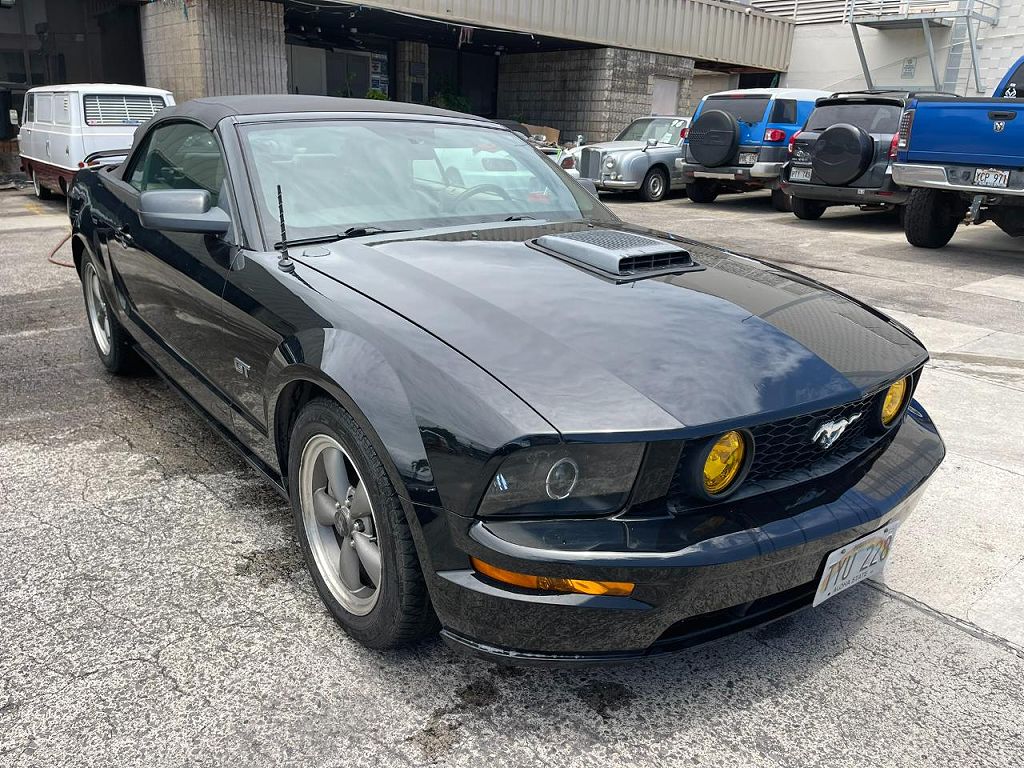 2005 Ford Mustang GT Premium