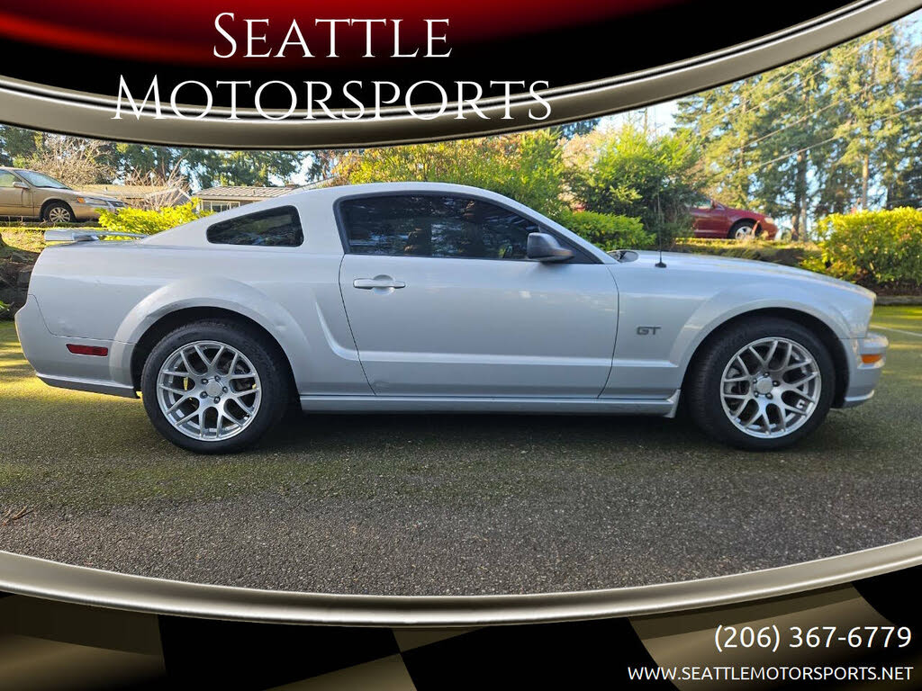 2006 Ford Mustang GT Deluxe