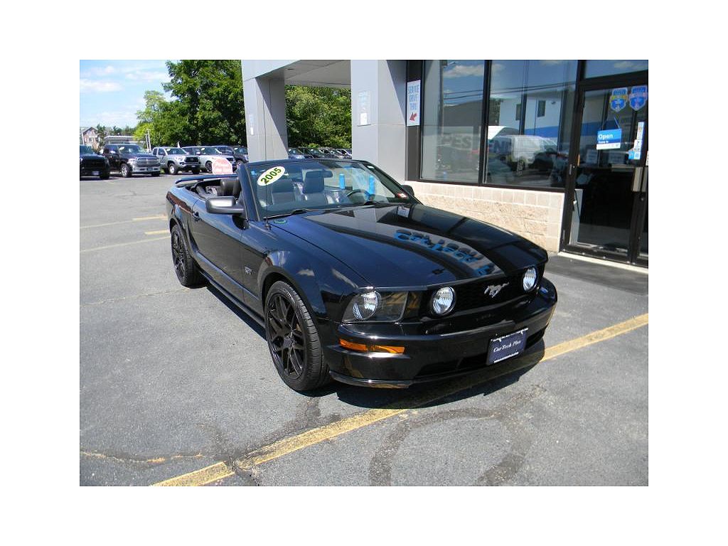 2005 Ford Mustang GT Premium