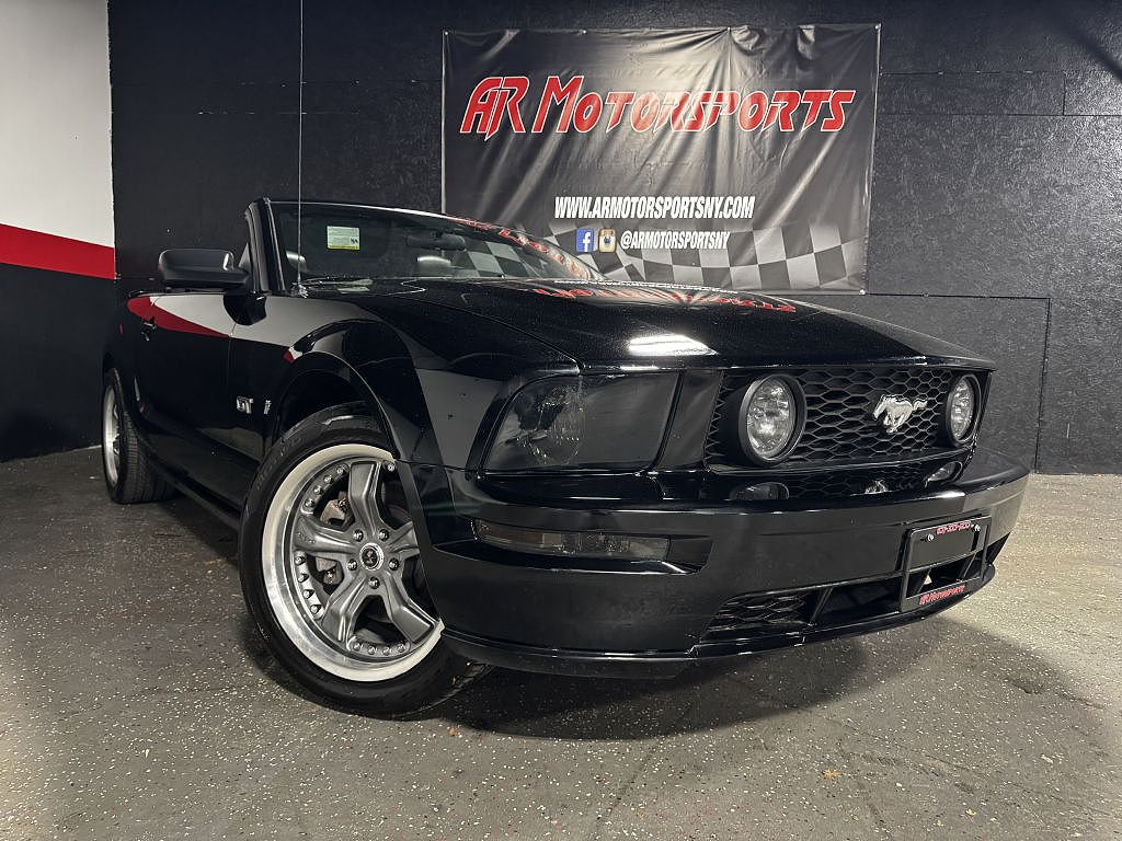 2005 Ford Mustang GT Premium