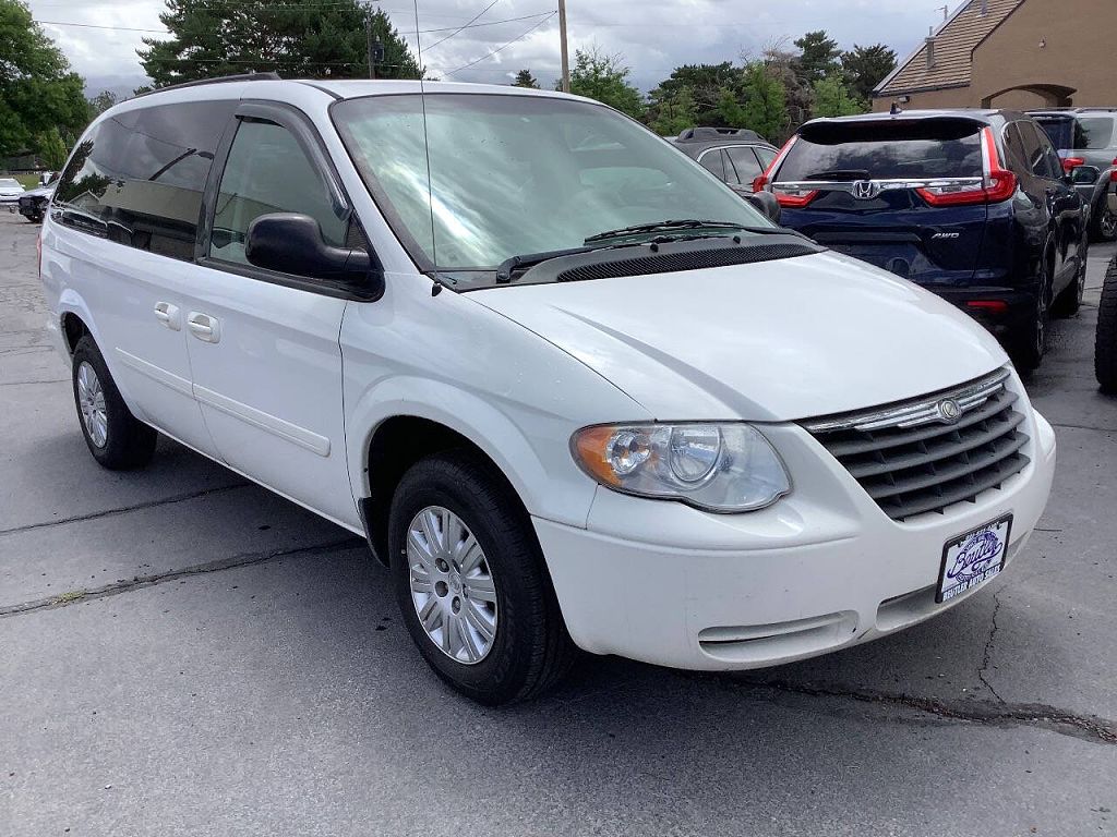 2006 Chrysler Town & Country LX