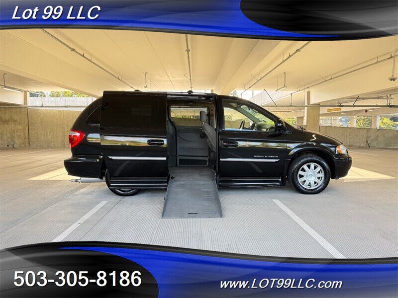 2006 Chrysler Town and Country Touring