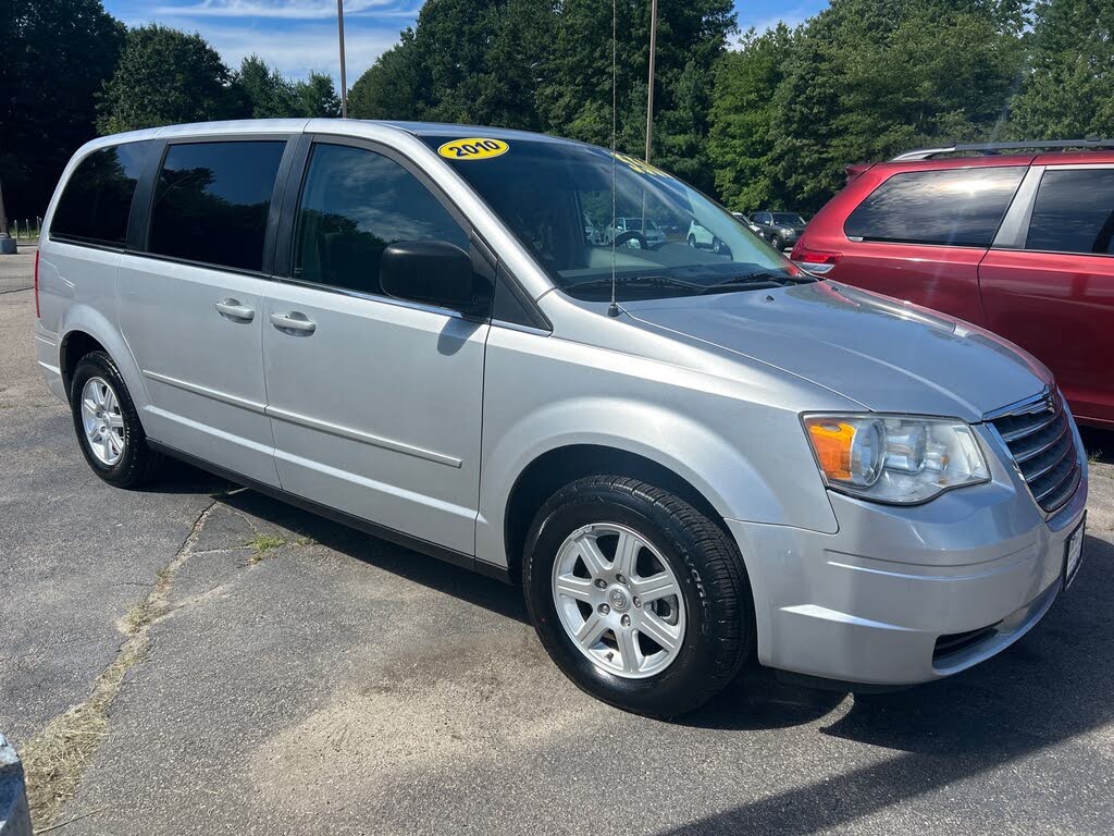 2010 Chrysler Town and Country LX