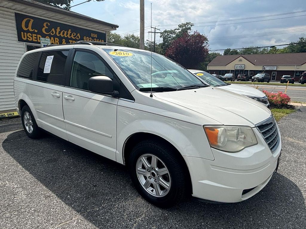 2010 Chrysler Town & Country LX
