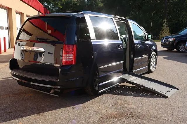 2010 Chrysler Town and Country Touring