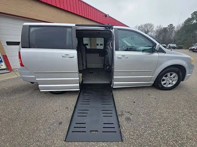 2010 Chrysler Town and Country Touring