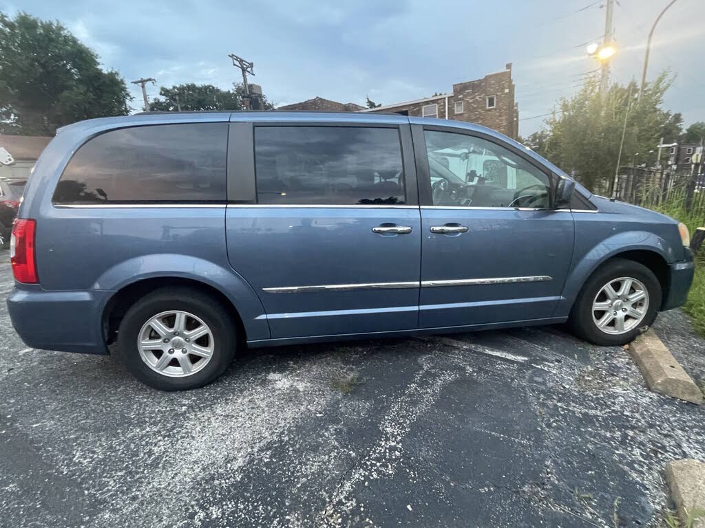 2011 Chrysler Town and Country Touring