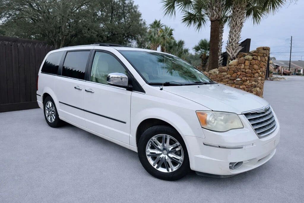 2010 Chrysler Town & Country Limited Fleet