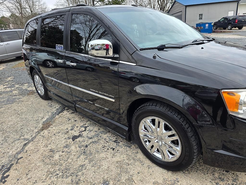 2010 Chrysler Town & Country Limited