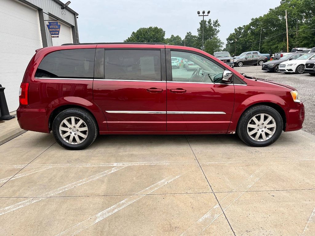 2011 Chrysler Town & Country Touring-L