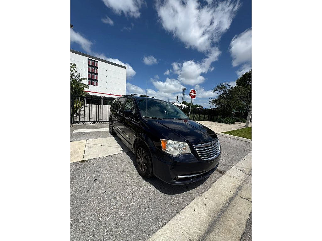 2011 Chrysler Town and Country Touring-L