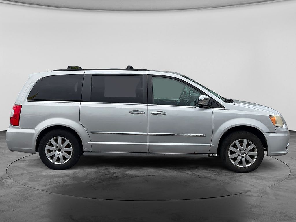 2011 Chrysler Town & Country Touring-L