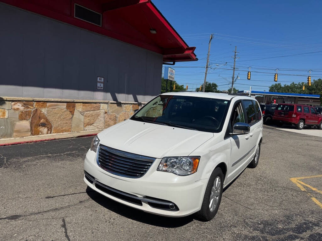 2011 Chrysler Town and Country Touring-L