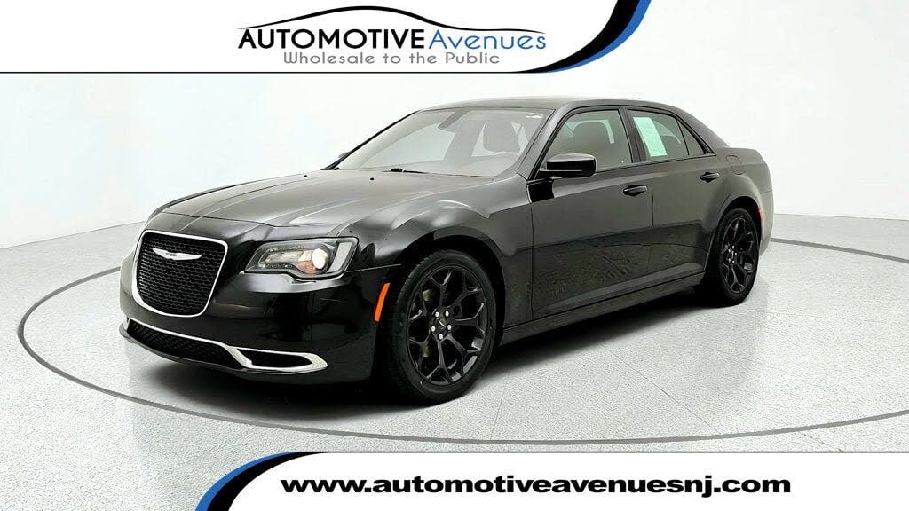 2020 Chrysler 300 Touring L