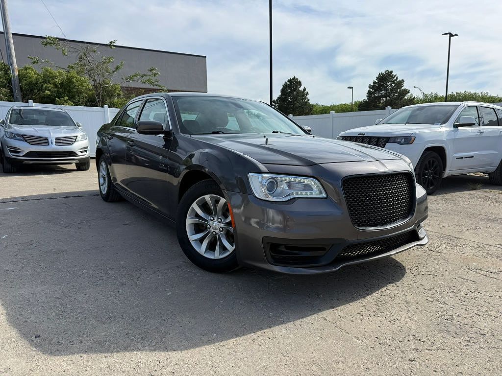 2019 Chrysler 300 Touring L