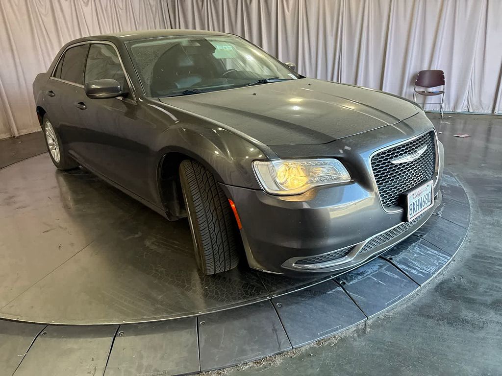 2019 Chrysler 300 Touring L