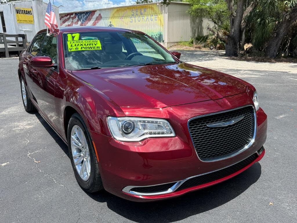 2017 Chrysler 300 Limited