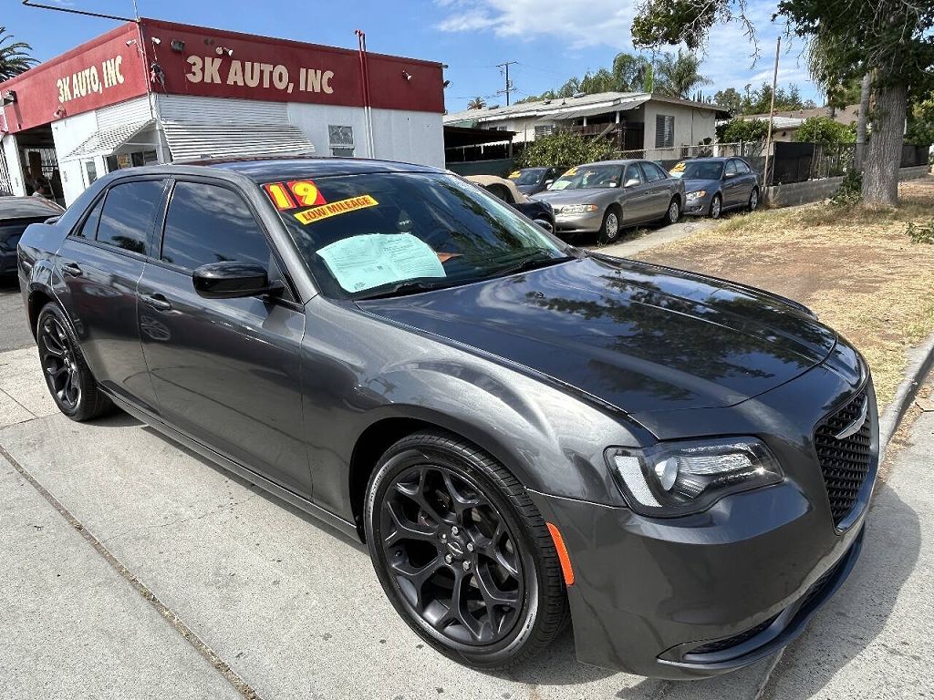 2019 Chrysler 300 Touring L