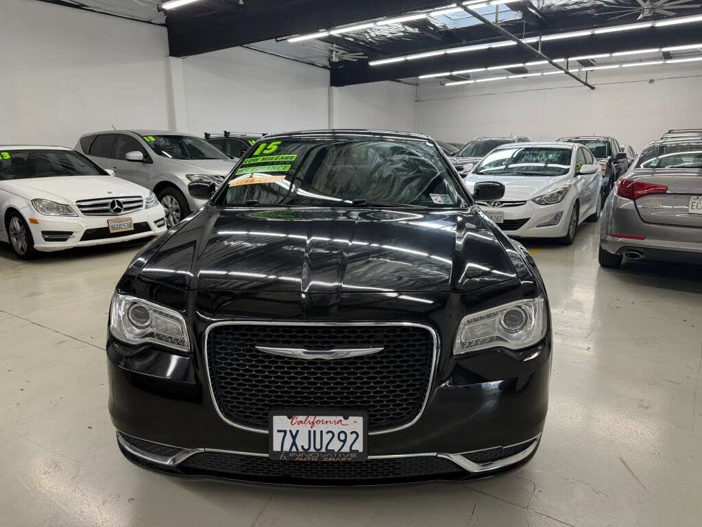 2015 Chrysler 300 Limited
