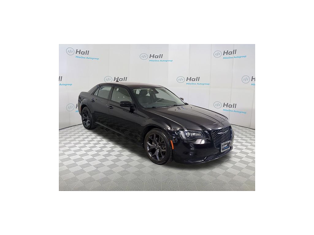 2022 Chrysler 300 Touring