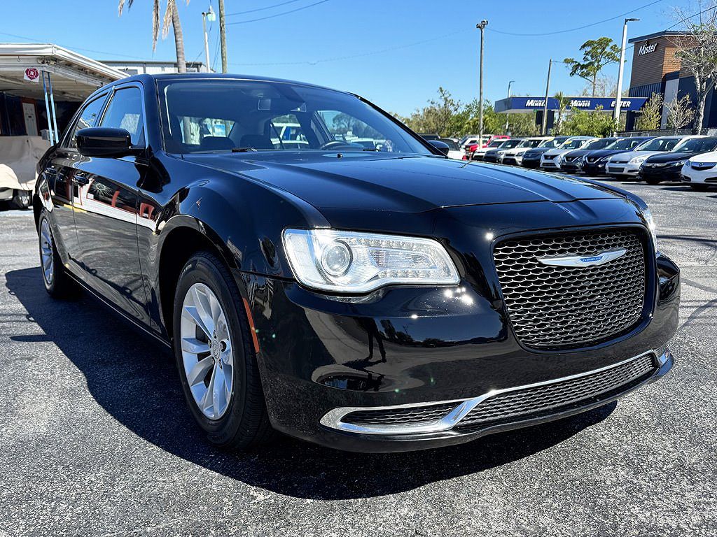 2022 Chrysler 300 Touring