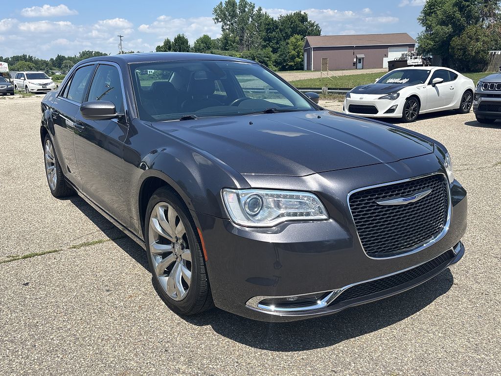 2020 Chrysler 300 Touring L