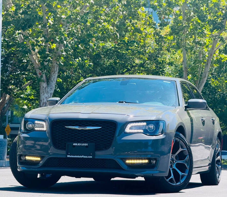 2018 Chrysler 300 S