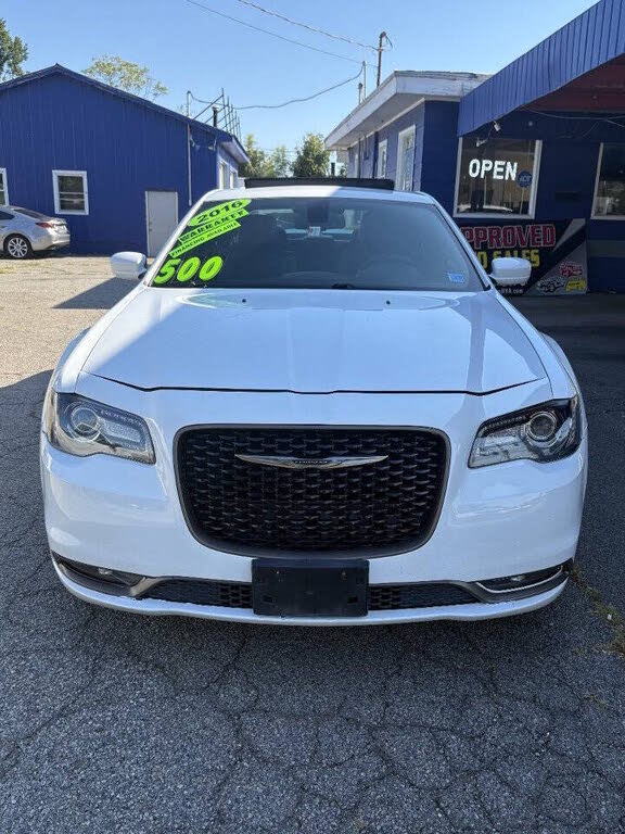 2016 Chrysler 300 Alloy
