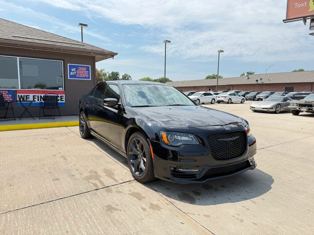 2022 Chrysler 300 Touring L