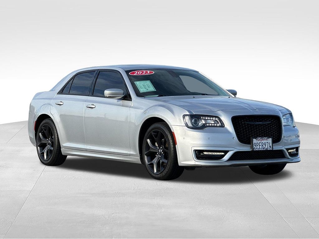 2023 Chrysler 300 Touring L