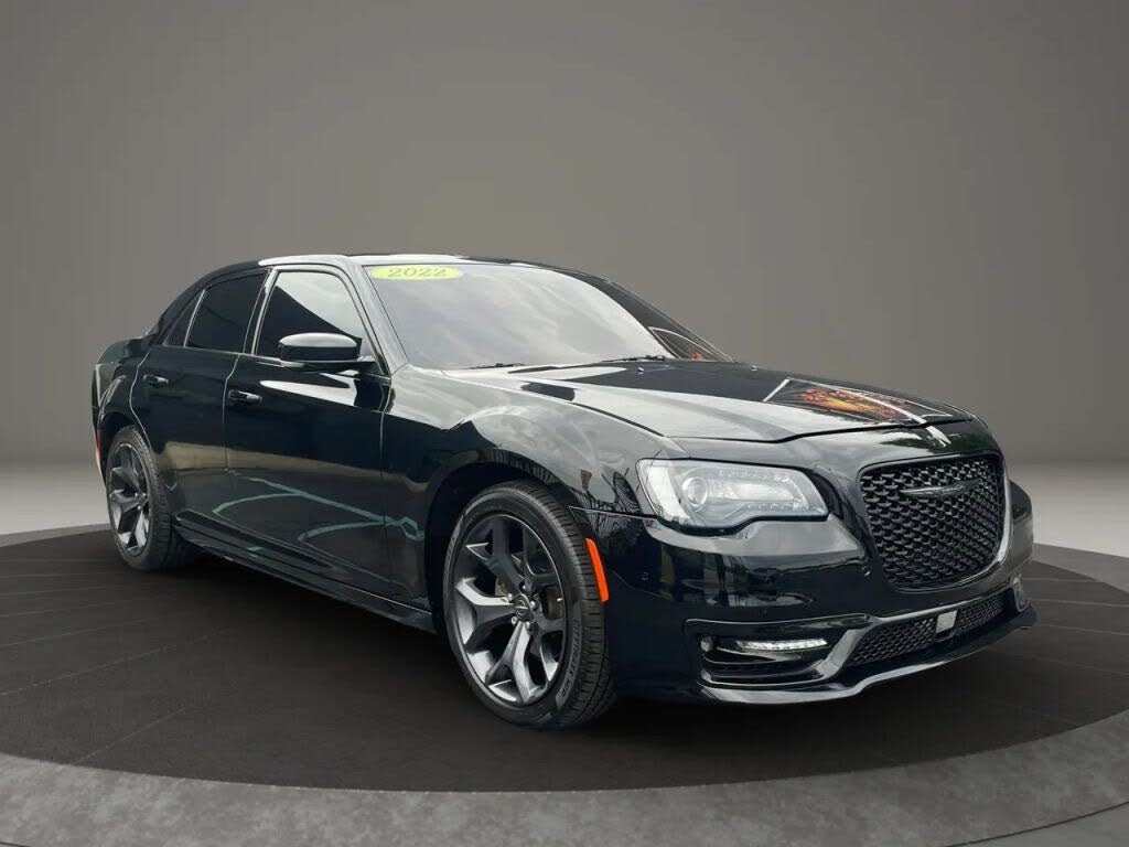 2022 Chrysler 300 Touring L